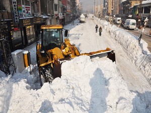 Yüksekova kardan temizlendi