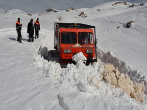 3500 rakımlı Berçelan'da zorlu su çalışması