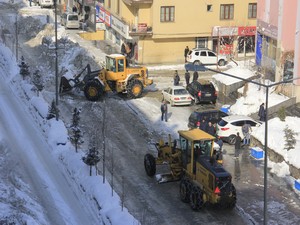 Hakkari'de onlarca köy, mezra yolu kapandı