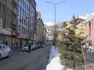 Hakkari'de Sur ve Cizre için kepenkler açılmadı