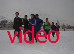 KARDA ATLETİZM KOŞUSU(VİDEO)