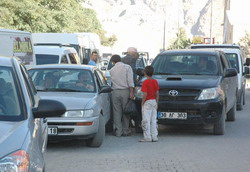 HAKKARİ DE TRAFİK KARMAŞASI