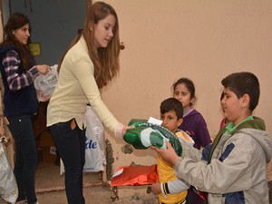 Ankara Sınav Koleji sınırdaki kardelenleri sevindirdi