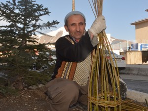 Kara kovan sanatını orta refüjde sürdürüyor