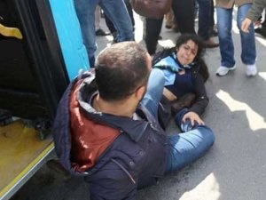 Kadın yürüyüşüne müdahale edildi