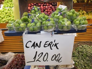 Van'da 100 gram erik 120 TL'den satılıyor