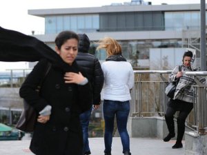 İstanbul ve İzmir'e yağış uyarısı