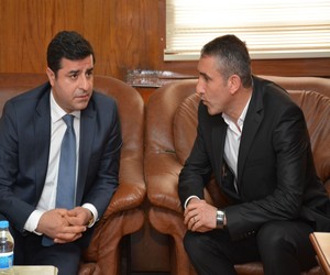 Demirtaş'ın ilk ziyareti belediye oldu