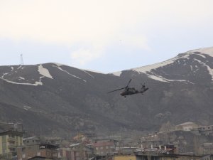 Yüksekova'da hareketli saatler sürüyor