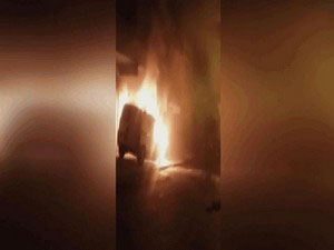 Sultanbeyli'de 11 araç kundaklandı