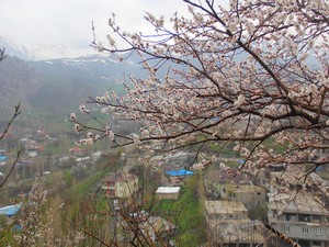 Hakkari'de doyumsuz bahar güzelliği