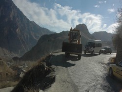 Sanayi yolu tehlike saçıyor