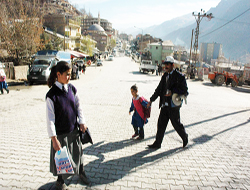 Şemdinli trafiği ondan sorulur