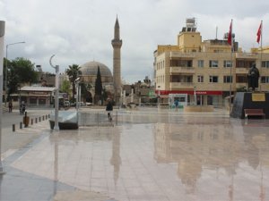 Roketlerin hedefindeki kentte ölüm sessizliği