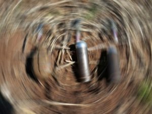 Emniyet Müdürlüğüne el yapımı patlayıcı atıldı