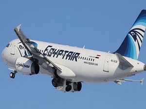 Paris-Kahire seferini yapan Mısır yolcu uçağı kayboldu