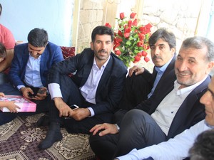 Hakkarili aileler Ak Parti heyetine dert yandı