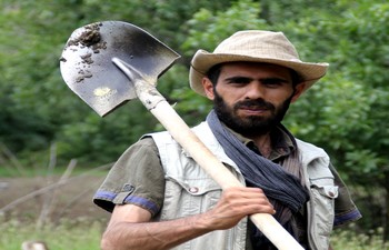 Gazeteciliği bıraktı çiftçiliğe başladı