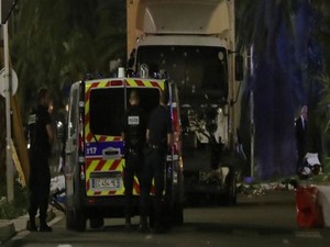 Fransa’daki katliama dünyadan tepkiler