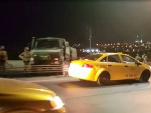 Asker şehre indi! Köprüler trafiğe kapatıldı!