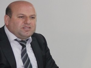 Hakkari darbeye karşı dim dik durdu