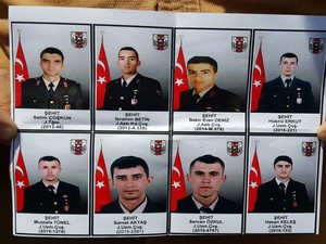 8 şehit için Hakkari'de tören düzenlendi