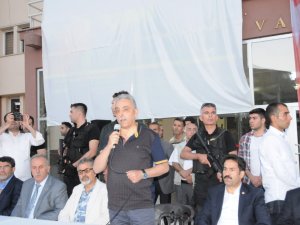 Hakkari’de 2 bin 500 kişi demokrasi nöbetine katıldı