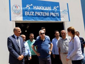 Hakkari valisi Toprak spor tesislerini denetledi