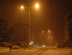 Hakkari yeni yıla aydınlık girdi