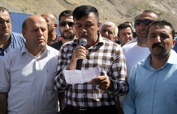 Hakkari’de binlerce araç şehir turu eylemi yaptı