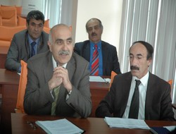 Hakkari'de iki dilli köy tabelası talebi