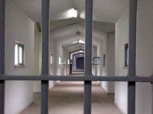 37 bin mahkum bayramı evde geçirecek