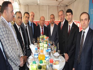 Hakkari'de resmi bayramlaşma kısa sürdü