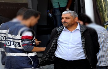 Belediye eşbaşkanları adliyeye çıkarıldı