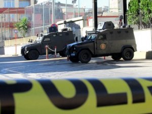 Polis ekibine silahlı saldırı