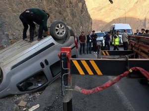 Takla atan araçta mucize kurtuluş