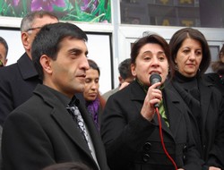 Zana'yı binlerce kişi karşıladı