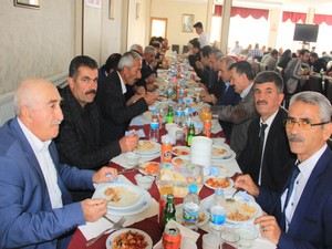 Hakkarili muhtarlar dert yandı