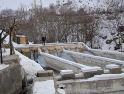 Alabalık tesisleri dondu