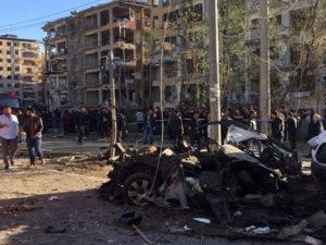 Diyarbakır Emniyetine bombalı saldırı!