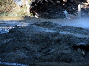 Su ararken doğalgaz fışkırdı