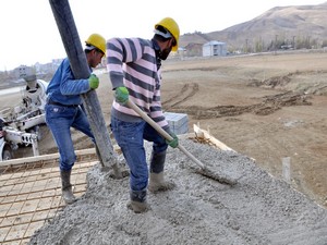 Yüksekova'da depo ve sondaj çalışmaları sürüyor