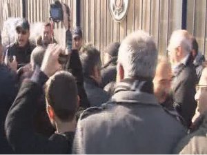 TBMM önünde gergin anlar!