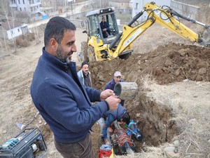 Yüksekova'da su arızaları onarılıyor!