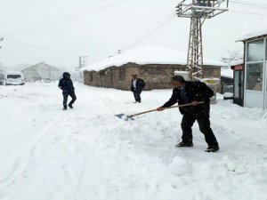 Yüksekova'da kar tatili!