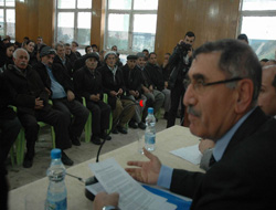 İki dilli halk toplantısı