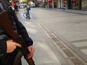 Bomba paniği: 20 bina boşaltıldı!