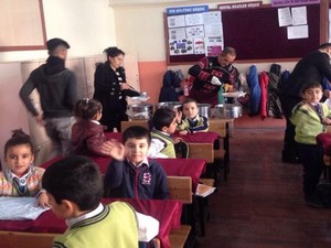 Başarılı 40 öğrenciye yemek ikram edildi!