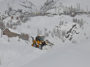 Zor doğa koşullarına meydan okuyorlar!