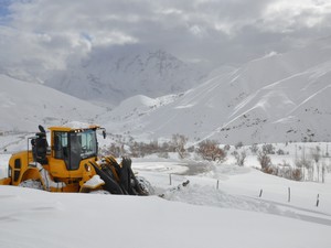 Hakkari'de 37 köy, 126 mezra yolu ulaşıma kapandı